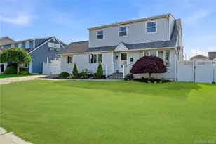 316 Philadelphia Ave, Massapequa Park, NY 11762 - Photo 2