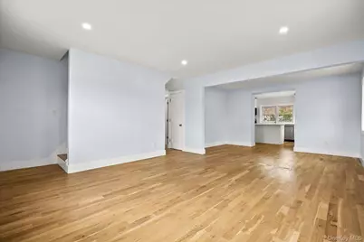 27 Circle Drive, Hempstead, NY 11550 - Photo 12