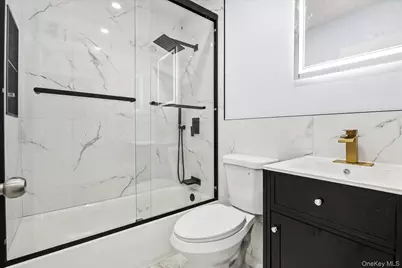 27 Circle Drive, Hempstead, NY 11550 - Photo 20
