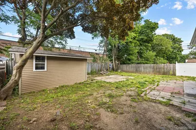 27 Circle Drive, Hempstead, NY 11550 - Photo 6