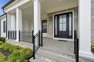1 Levitow Ct, Dix Hills, NY 11746 - Photo 4