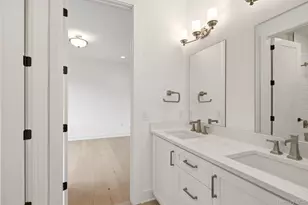 1 Levitow Ct, Dix Hills, NY 11746 - Photo 42