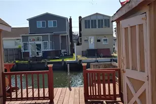 254 Arthur St, Freeport, NY 11520 - Photo 18