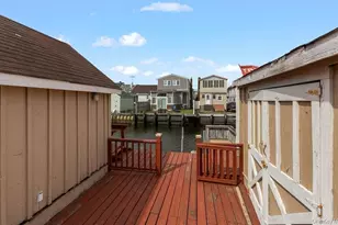 254 Arthur St, Freeport, NY 11520 - Photo 10