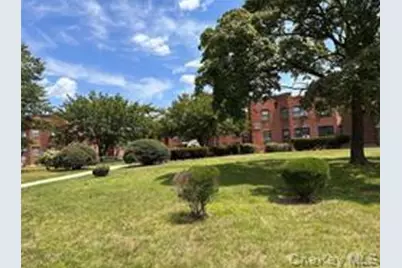 110 Division Avenue #2 E, Levittown, NY 11756 - Photo 1
