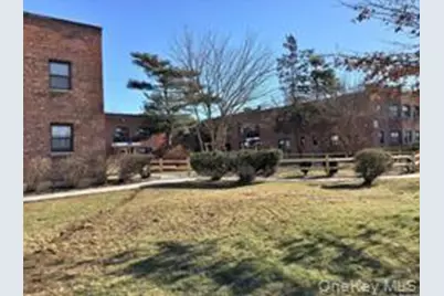 110 Division Avenue #2 E, Levittown, NY 11756 - Photo 4