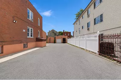 756 E 223rd Street, Bronx, NY 10466 - Photo 2