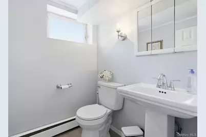 153 Davison Avenue, Lynbrook, NY 11563 - Photo 26