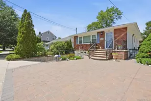 153 Davison Ave, Lynbrook, NY 11563 - Photo 4