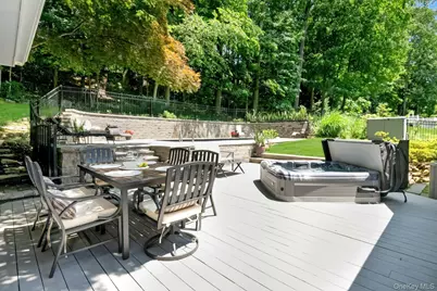 15 Deerfield Lane S, Pleasantville, NY 10570 - Photo 30