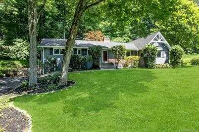 15 Deerfield Lane S, Pleasantville, NY 10570 - Photo 1