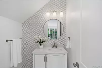 96 Shadyside Avenue, Port Washington, NY 11050 - Photo 38