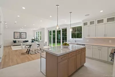 96 Shadyside Avenue, Port Washington, NY 11050 - Photo 12