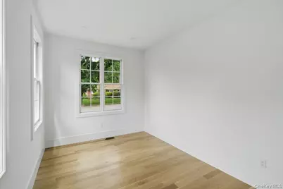96 Shadyside Avenue, Port Washington, NY 11050 - Photo 22