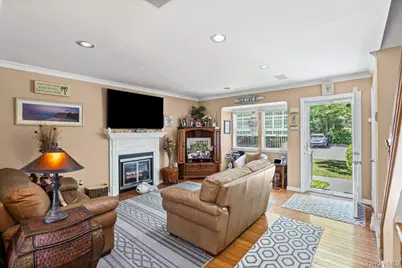 29 Hancock, Yaphank, NY 11980 - Photo 4