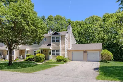 29 Hancock, Yaphank, NY 11980 - Photo 2