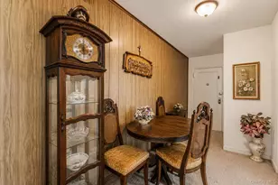 52-24 65th Pl, Maspeth, NY 11378 - Photo 2