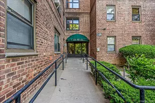 52-24 65th Pl, Maspeth, NY 11378 - Photo 12