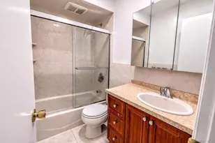 42-19 195th St, Flushing, NY 11358 - Photo 16