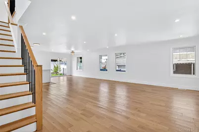 37 Corchaug Avenue #B, Port Washington, NY 11050 - Photo 6