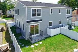 37 Corchaug Ave, Port Washington, NY 11050 - Photo 32