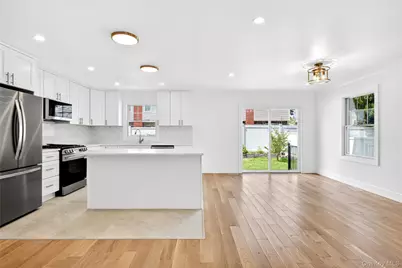 37 Corchaug Avenue #B, Port Washington, NY 11050 - Photo 8