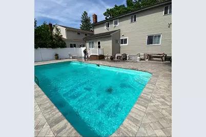 1070 Oakfield Avenue, North Bellmore, NY 11710 - Photo 8