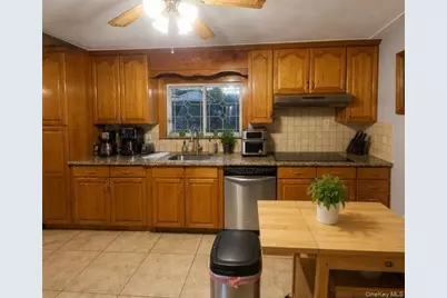 1070 Oakfield Avenue, North Bellmore, NY 11710 - Photo 2