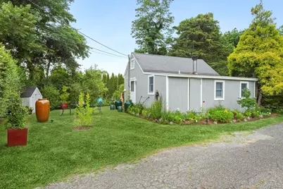 718 Montauk Highway, East Quogue, NY 11942 - Photo 32
