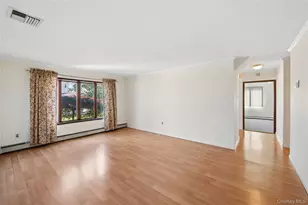 7 Blanche St, Plainview, NY 11803 - Photo 10
