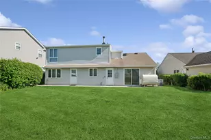 7 Blanche St, Plainview, NY 11803 - Photo 20