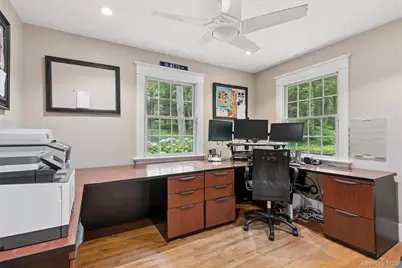 35 Woodvale Drive, Syosset, NY 11791 - Photo 18