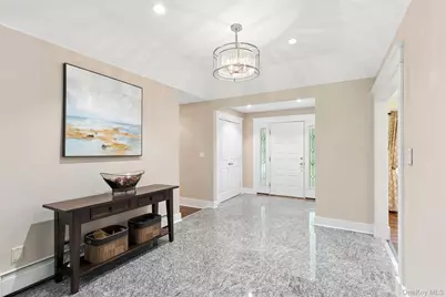 35 Woodvale Drive, Syosset, NY 11791 - Photo 4