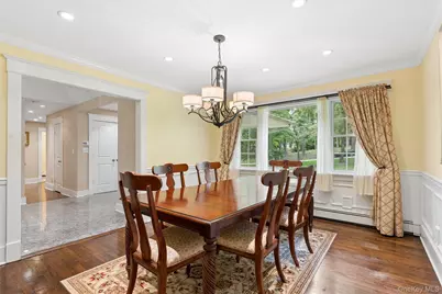 35 Woodvale Drive, Syosset, NY 11791 - Photo 8