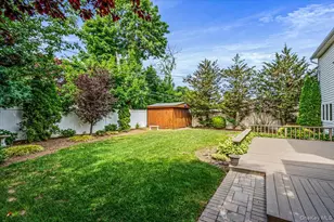104 Choir Ln, Westbury, NY 11590 - Photo 24