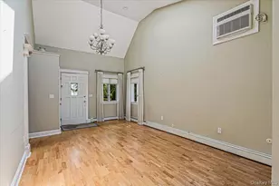 104 Choir Ln, Westbury, NY 11590 - Photo 6
