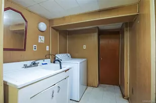 141-27 Coolidge Ave, Briarwood, NY 11435 - Photo 34