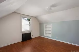 32 Croyden, New Hyde Park, NY 11040 - Photo 20
