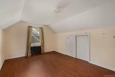 32 Croyden, New Hyde Park, NY 11040 - Photo 24