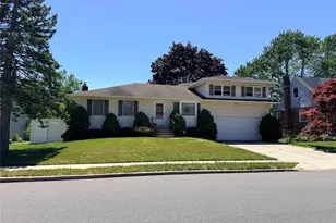 381 N Monroe Ave, Lindenhurst, NY 11757 - Photo 2
