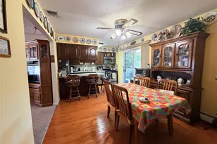 381 N Monroe Ave, Lindenhurst, NY 11757 - Photo 14