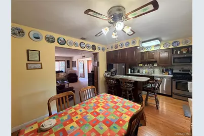 381 N Monroe Avenue, Lindenhurst, NY 11757 - Photo 12