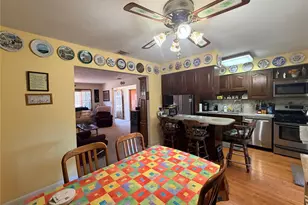 381 N Monroe Ave, Lindenhurst, NY 11757 - Photo 12