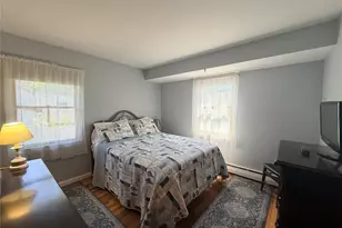 381 N Monroe Ave, Lindenhurst, NY 11757 - Photo 24