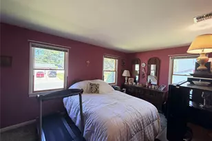 381 N Monroe Ave, Lindenhurst, NY 11757 - Photo 18