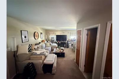 381 N Monroe Avenue, Lindenhurst, NY 11757 - Photo 38