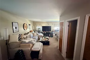 381 N Monroe Ave, Lindenhurst, NY 11757 - Photo 38