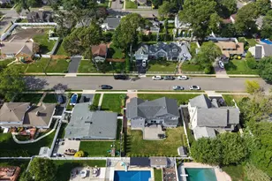 28 Red Oak Pl, Massapequa, NY 11758 - Photo 34