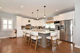 28 Red Oak Pl, Massapequa, NY 11758 - Photo 14