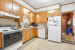 800 Oakwood Dr, Peekskill, NY 10566 - Photo 16